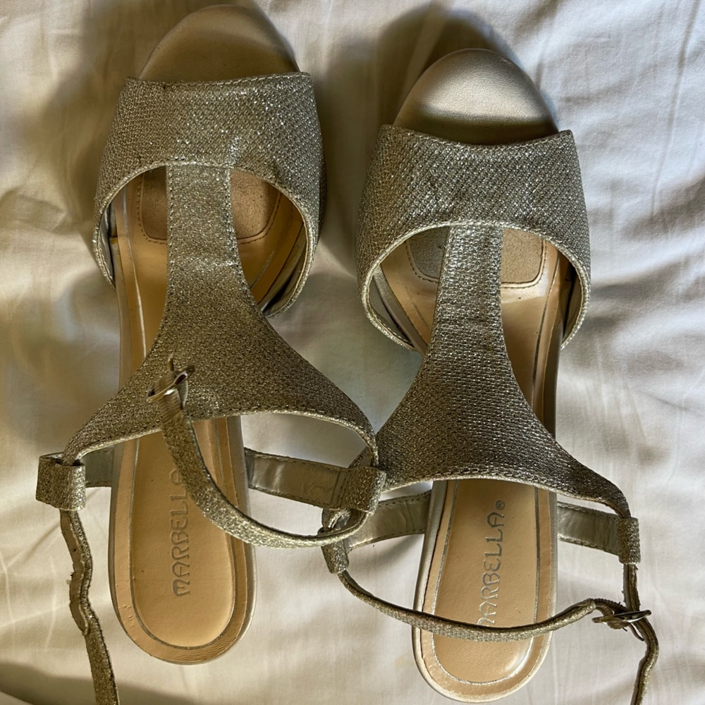 Marbella Size 7 1/2 Silver Heels